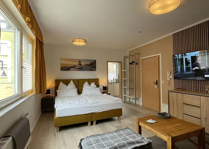 Tus-fewo#04 - Serviced & Executive